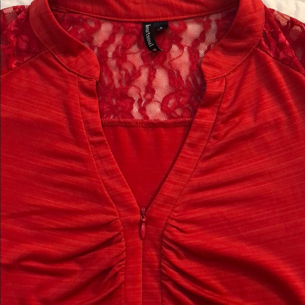 Red top - Picture 3 of 6